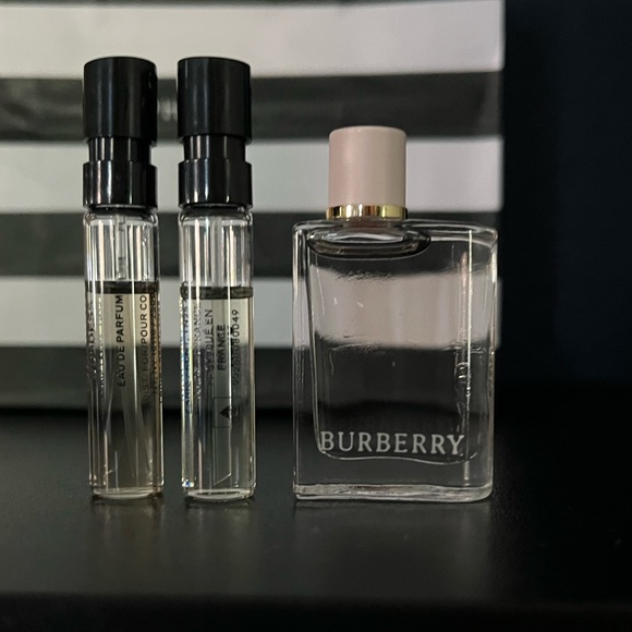 Burberry Sephora Beauty Insider Travel Set - Picture 2 of 5